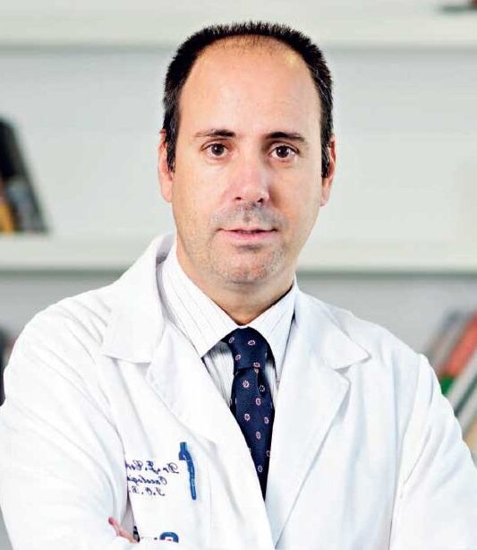 Médico reumatologista João